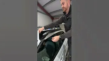 Dechrome Roof Rail Audi Q5 #cars #carwrapping #behindthescenes #audi #windowtint